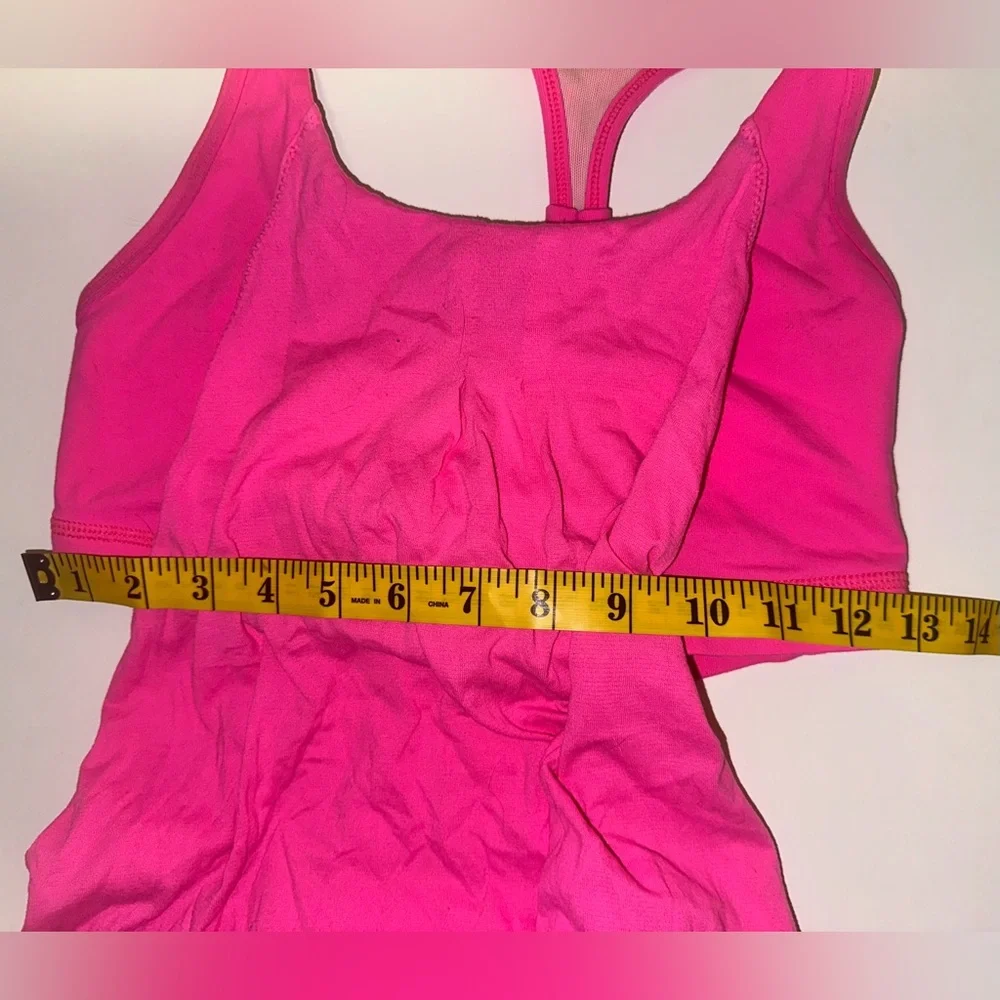 Lululemon Open Back Tank Top with Built-in Bra‎ Women’s Size 6 Bright Pink